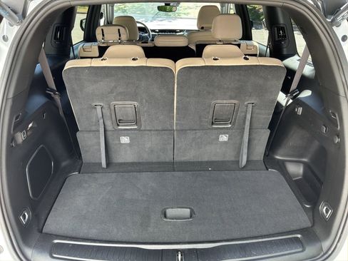 Used 2023 Jeep Grand Cherokee L Limited image 33