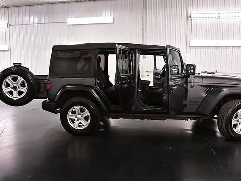 Used 2023 Jeep Wrangler Sport S image 27