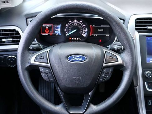 Used 2020 Ford Fusion SE FWD image 24