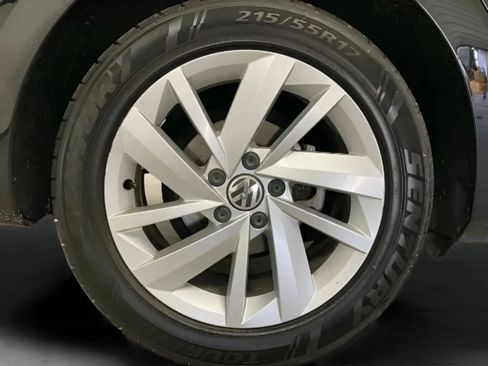 Used 2018 Volkswagen Passat 2.0T SE FWD image 26