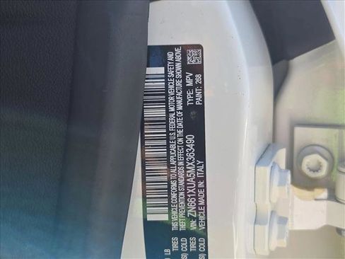 Used 2021 Maserati Levante image 25