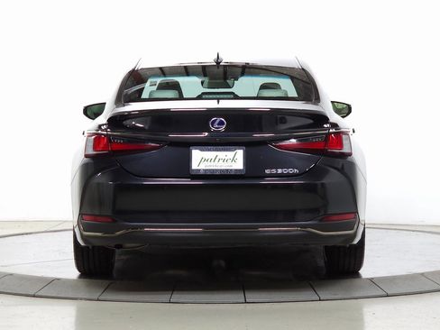 Used 2022 Lexus ES 300h F Sport w/ Accessory Package 2 image 5