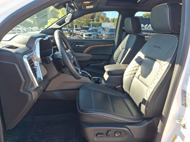 Used 2023 GMC Canyon Denali AWD/4WD image 2