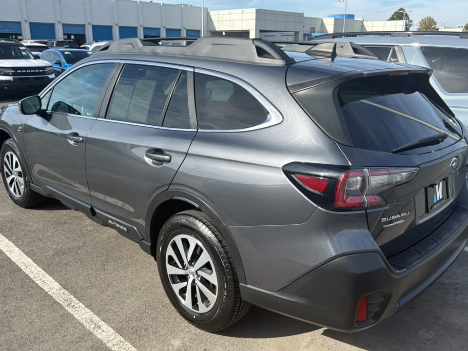 Used 2020 Subaru Outback Premium w/ Popular Package #1 AWD/4WD image 3