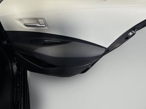 Used 2020 Toyota Corolla LE image 27