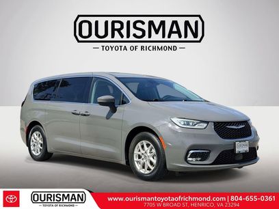 Used 2023 Chrysler Pacifica Touring-L
