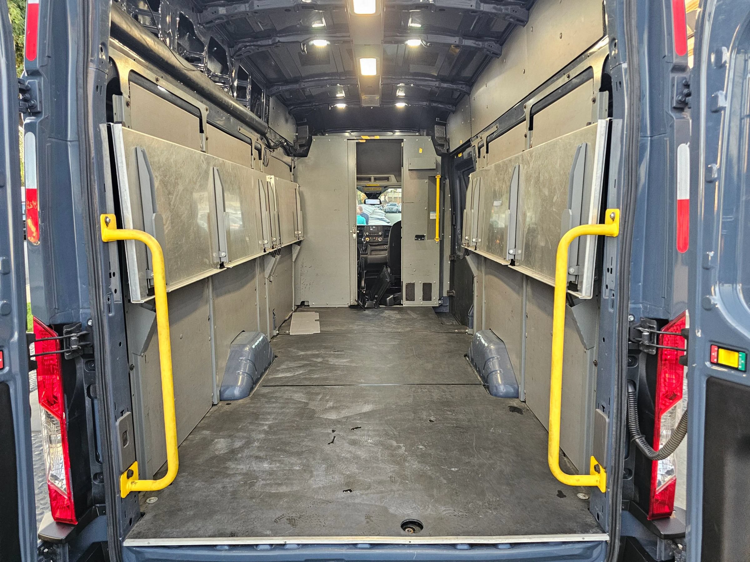Used 2020 Ford Transit 250 148 High Roof Extended RWD image 21