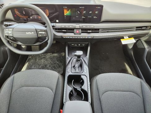 New 2026 Kia K4 LXS image 18