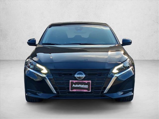 Used 2024 Nissan Altima 2.5 SL FWD image 2