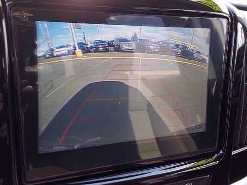 Used 2019 Chevrolet Traverse LT image 18