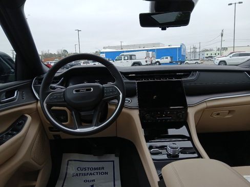 New 2025 Jeep Grand Cherokee L Limited w/ Luxury Tech Group II image 7