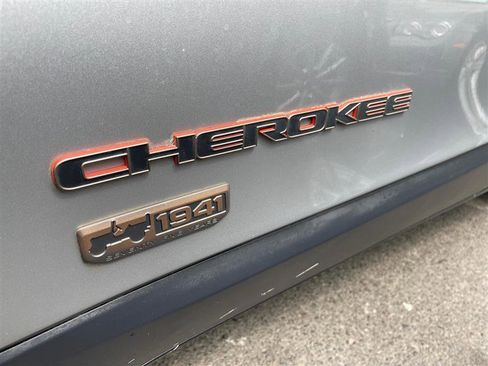 Used 2016 Jeep Cherokee 75th Anniversary image 41