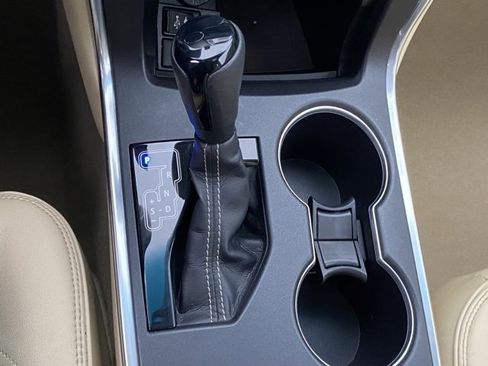 Used 2015 Toyota Camry XLE image 16