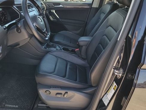 Used 2018 Volkswagen Tiguan SEL Premium AWD/4WD image 9