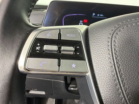 Used 2025 Kia Telluride S FWD image 16