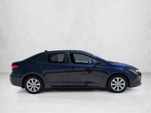 Used 2025 Toyota Corolla LE FWD image 4