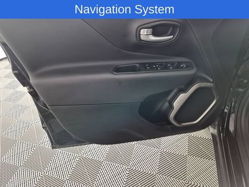 Used 2023 Jeep Renegade Latitude w/ Premium Group AWD/4WD image 12