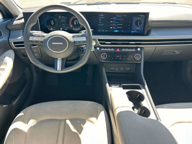 Used 2025 Hyundai Sonata SEL FWD image 12