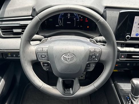 Used 2025 Toyota Camry SE FWD image 23