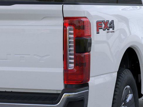 New 2026 Ford F250 Lariat w/ Chrome Package image 21