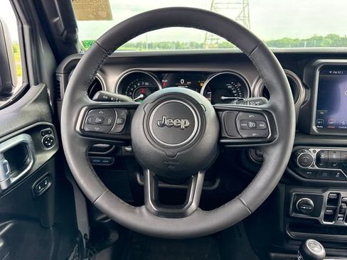 Used 2023 Jeep Wrangler Unlimited w/ Cold Weather Group AWD/4WD image 21