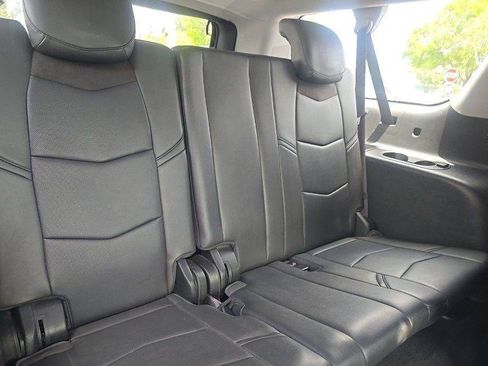 Used 2016 Cadillac Escalade ESV Luxury RWD image 5