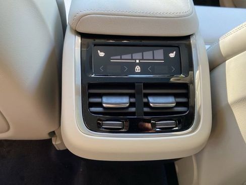 New 2026 Volvo XC60 B5 Ultra w/ Climate Package AWD/4WD image 14