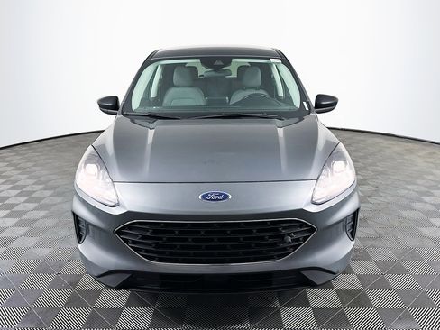 Used 2022 Ford Escape SE w/ SE Sport Appearance Package image 2