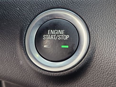 Used 2024 GMC Terrain SLT image 23