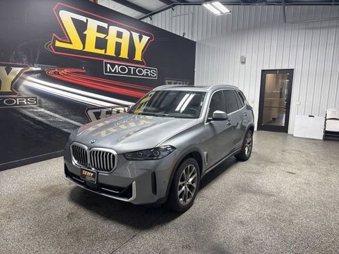 Used 2024 BMW X5 xDrive40i w/ Premium Package AWD/4WD image 1