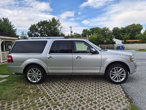 Used 2017 Ford Expedition EL Platinum AWD/4WD image 4