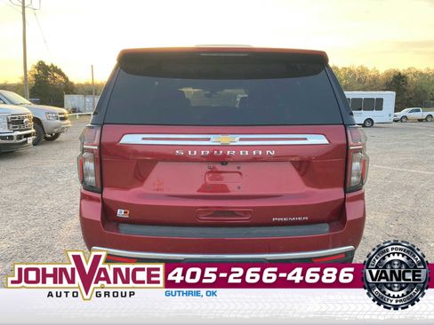 Used 2022 Chevrolet Suburban Premier image 7