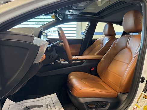 Used 2019 Toyota Avalon Limited w/ Advanced Safety Package FWD image 9