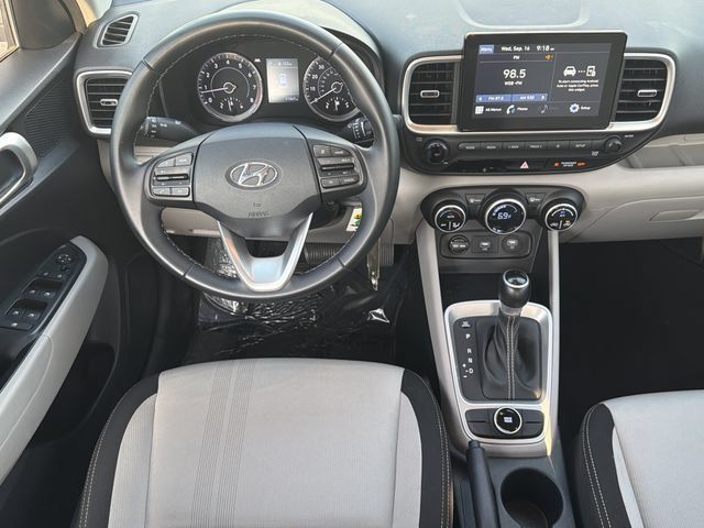 Used 2021 Hyundai Venue SEL FWD image 24