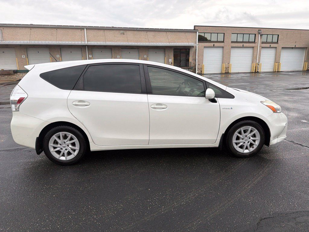 Used 2013 Toyota Prius V Three FWD image 5