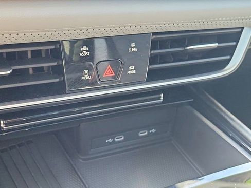 Certified 2025 Volkswagen Atlas Peak Edition SE image 25