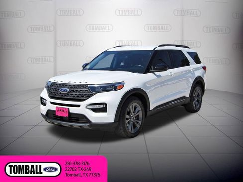 Certified 2023 Ford Explorer XLT w/ Equipment Group 202A RWD image 3