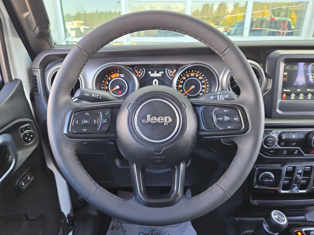 Used 2023 Jeep Gladiator Sport AWD/4WD image 19