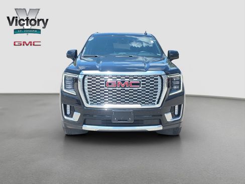 Used 2023 GMC Yukon Denali AWD/4WD image 2