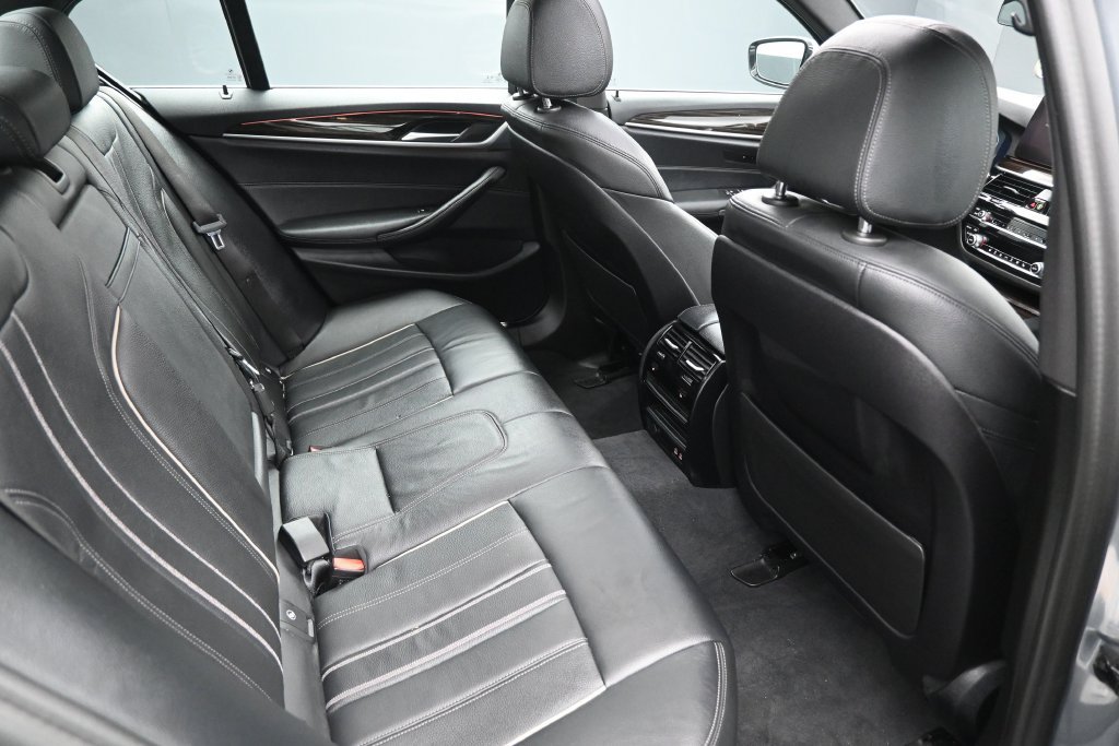 Used 2023 BMW 530i xDrive w/ Convenience Package AWD/4WD image 29
