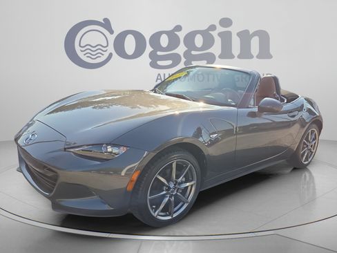 Used 2023 MAZDA MX-5 Miata Grand Touring RWD image 9