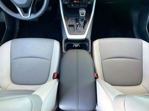 Certified 2021 Toyota RAV4 XLE Premium w/ Carpet Mat Package (TMS) FWD image 16