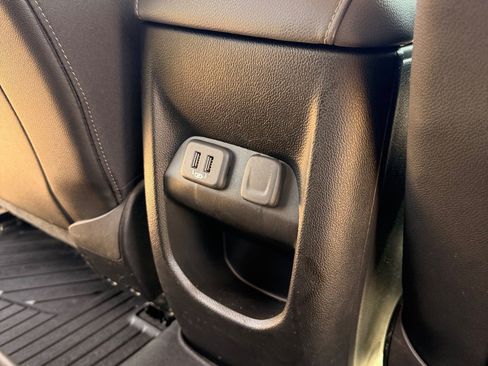 Used 2020 Chevrolet Colorado Z71 AWD/4WD image 30