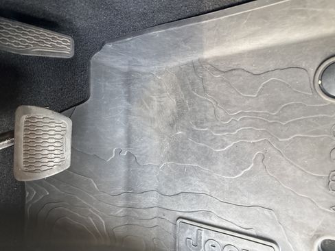 Used 2023 Jeep Wrangler Sahara image 16