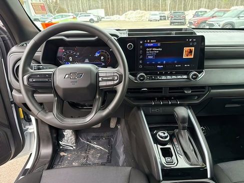 Used 2025 Chevrolet Colorado Trail Boss image 21
