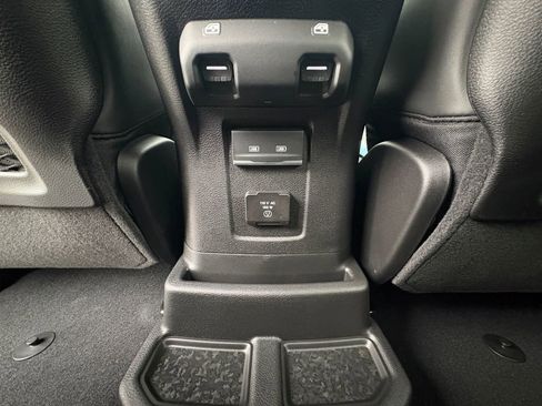 New 2026 Jeep Wrangler Unlimited Rubicon w/ Whitecap Package image 4