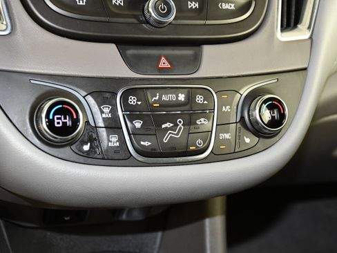 Used 2017 Chevrolet Malibu Hybrid w/ Leather Package FWD image 29