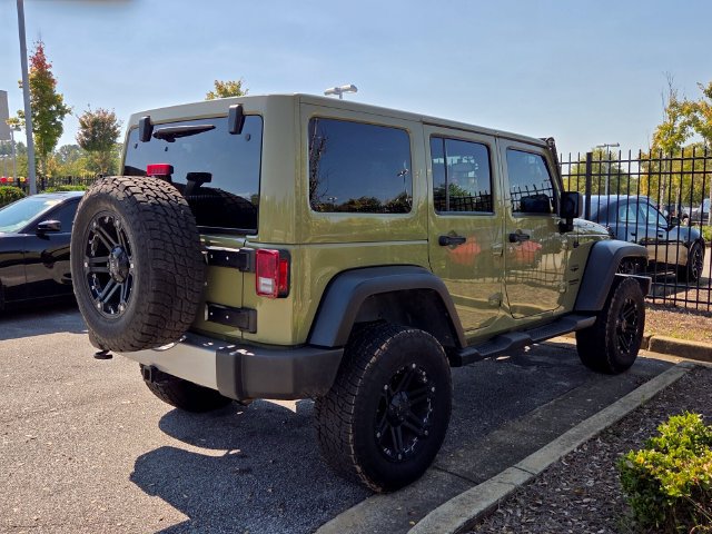 Used 2013 Jeep Wrangler Unlimited Sahara w/ Connectivity Group AWD/4WD image 3