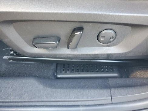 Used 2023 Mitsubishi Outlander SE image 24