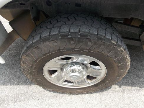 Used 2022 RAM 2500 Tradesman w/ Chrome Appearance Group AWD/4WD image 17